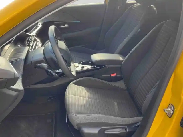 Peugeot 208 e- 136ch style — photo 11