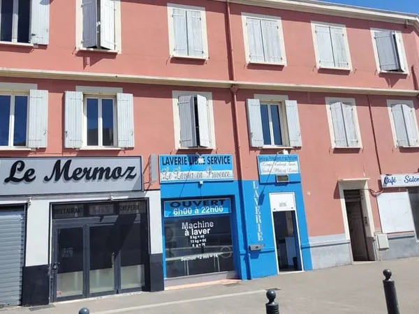 Immeuble 21 pièces 411 m²