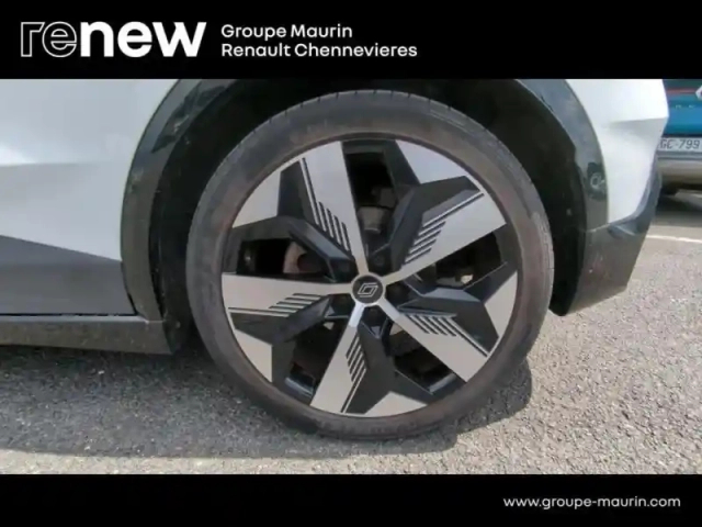 Renault Megane e-tech electric ev60 220ch techno super charge — photo 12