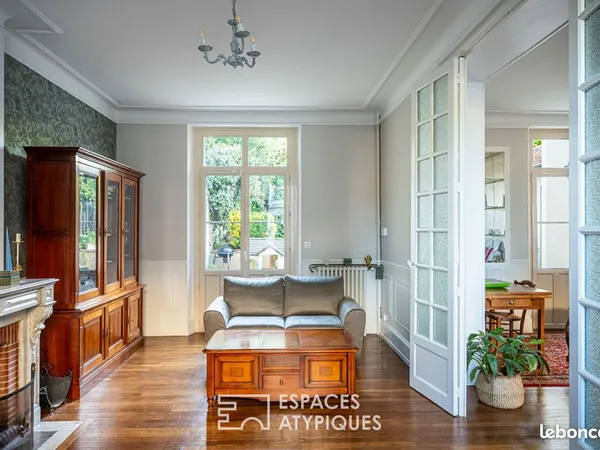 Maison 7 pièces 250 m²
