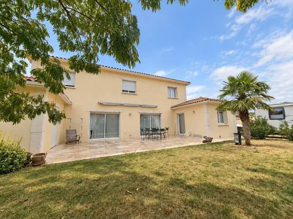 Maison 5 pièces 202 m²