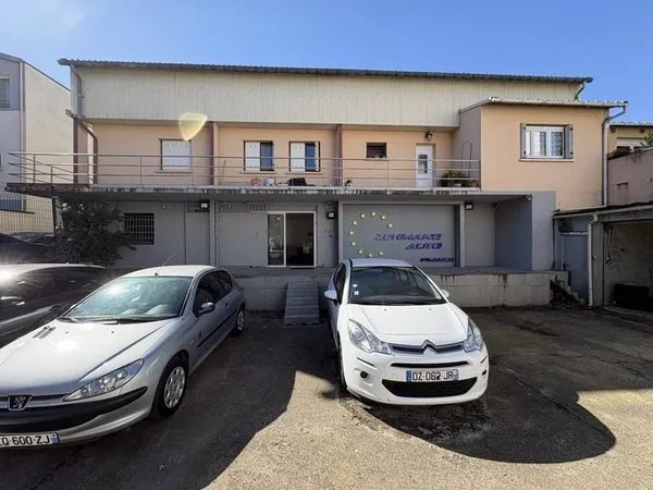 Local commercial 90 m²