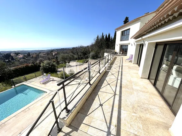Maison 7 pièces 300 m²