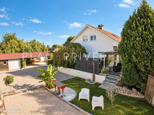 Maison 9 pièces 223 m²