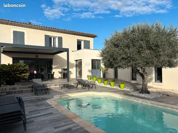 Villa moderne et élégante avec des prestations de qualité