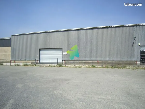 Local 890 m² Montredon-des-Corbières