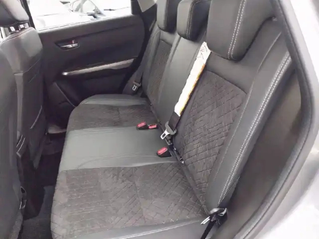 Suzuki Vitara 1.5 dualjet  hybrid auto — photo 28