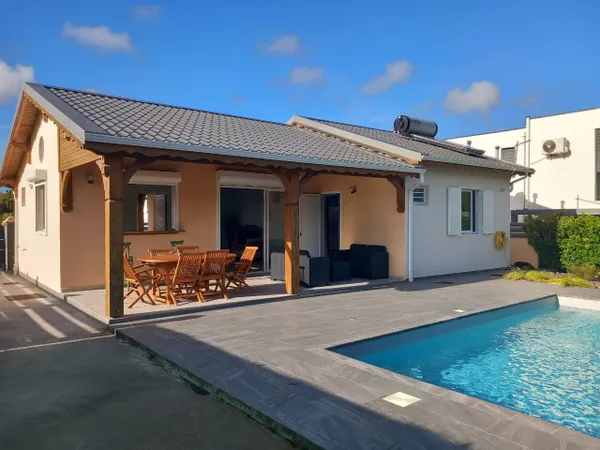 LOCATION VILLA T3 MEUBLÉE - PETIT-CANAL