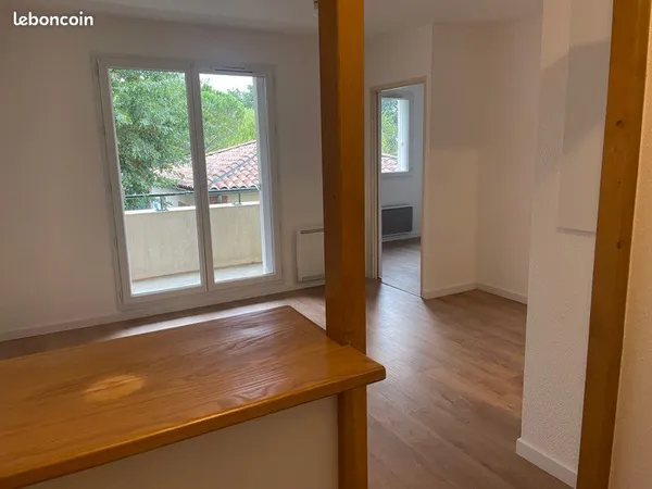 Appartement 2 pièces 34 M2 proche commerces