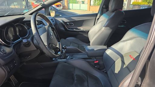 Kia Ceed 1.6 T-GDI 204 - GT – 2014 – 115105 km – Essence – Boîte Manuelle — photo 7