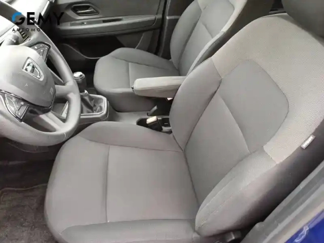 Dacia Sandero sce 65 — photo 9