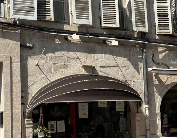 Local commercial centre ville (arenes)