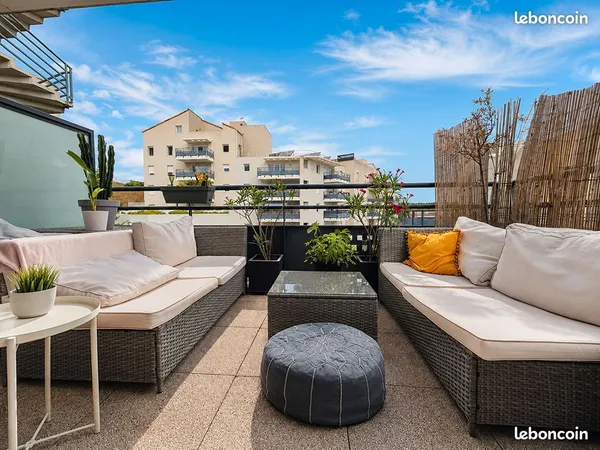 Studio 30m² + terrassse en Résidence calme et sécurisée - Clim réversible, Piscine, Parking - Martig