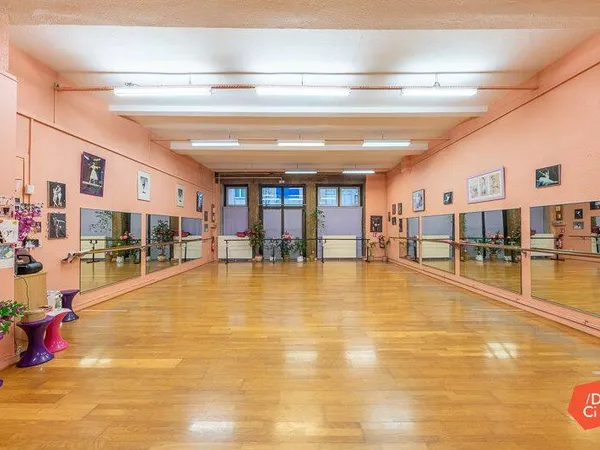 Local commercial 180 m²