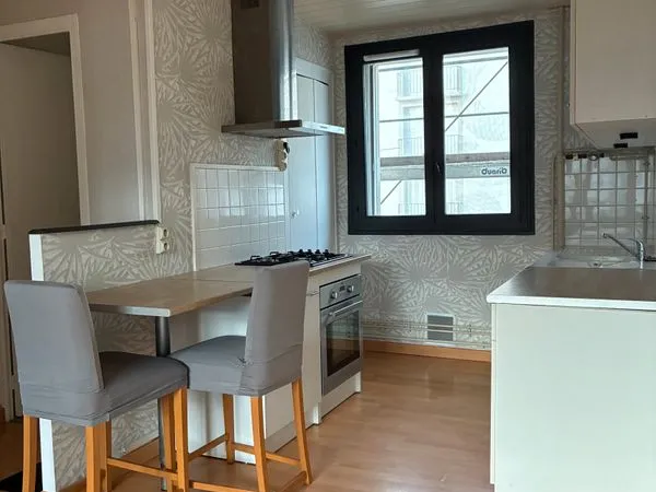 À LOUER - Appartement T3 de 55 m² avec balcon, parking et cave à Troyes