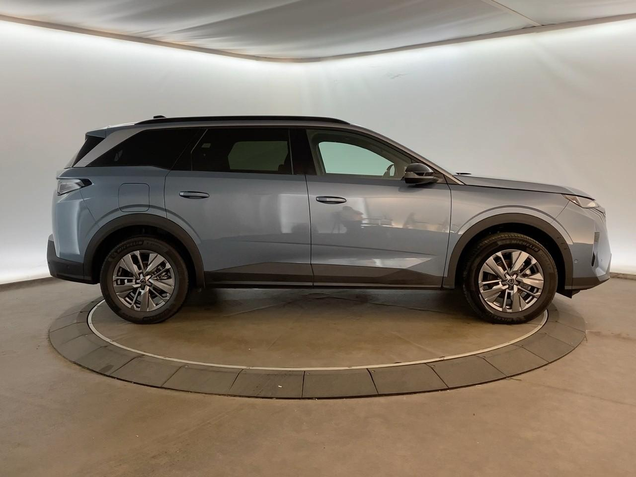 Peugeot 5008 hybrid 145 ch e-dcs6 allure — photo 4