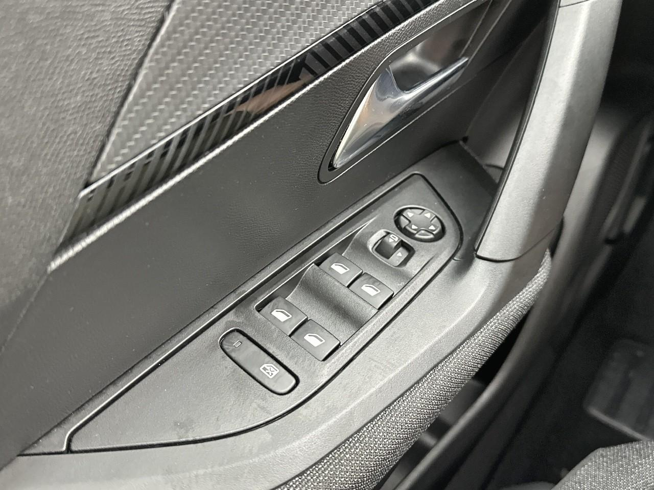 Peugeot 2008 100 s&s bvm6 style — photo 16