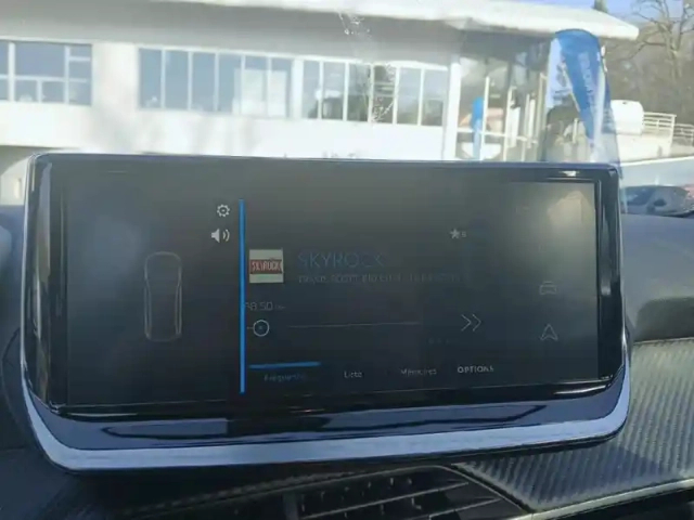 Peugeot 2008 hybrid 145 e-dcs6 style — photo 26