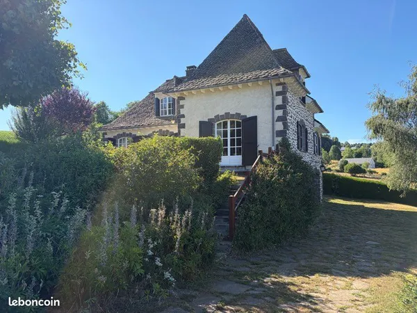 Maison à vendre à Pierrefort