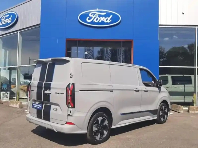 Ford Custom transit  fg 320 l1h1 2.5 duratec 232ch hybride rechargeable sport cvt — photo 11