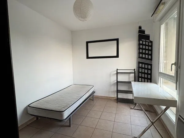 Chambre pour fille en collocation