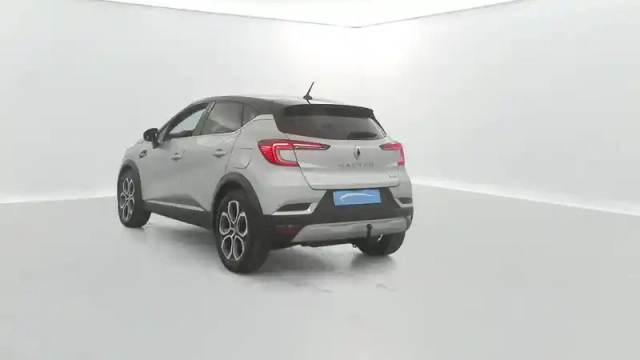 Renault Captur e-tech plug-in 160 - 21 — photo 12
