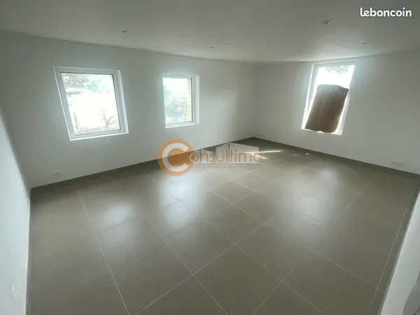 Bureaux 35 m² GENISSAC