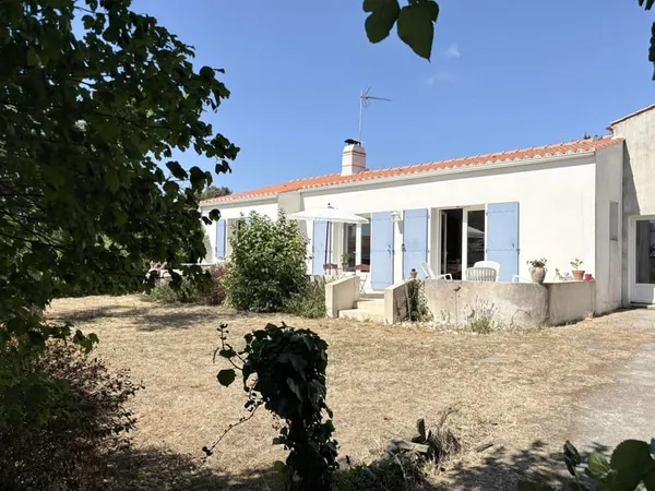 CENTRE VILLE - MAISON 3 CHAMBRES SUR UN TRÈS BEAU TERRAIN