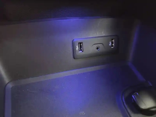 Renault Kadjar blue dci 115 edc — photo 37