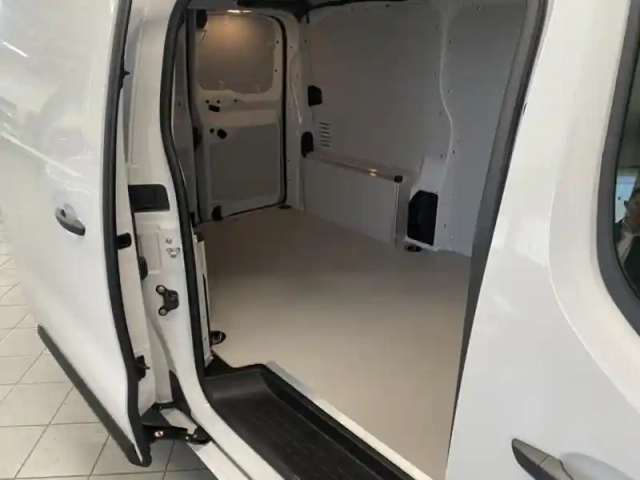 Peugeot Expert fg m 2.2 diesel 150ch pack premium connect — photo 8