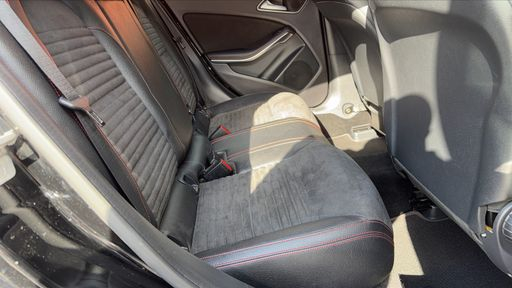 Mercedes Classe A 200 156 7G-DCT - Fascination – 2017 – 149236 km – Essence – Boîte Automatique — photo 17
