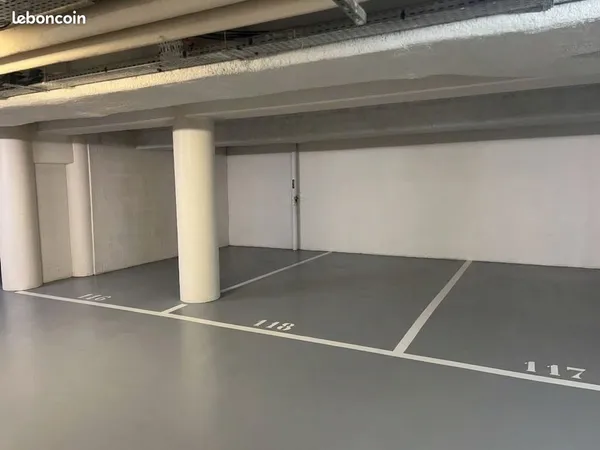 Parking à louer Paris 14e - Saint-Jacques / Denfert-Rochereau - 100 CC