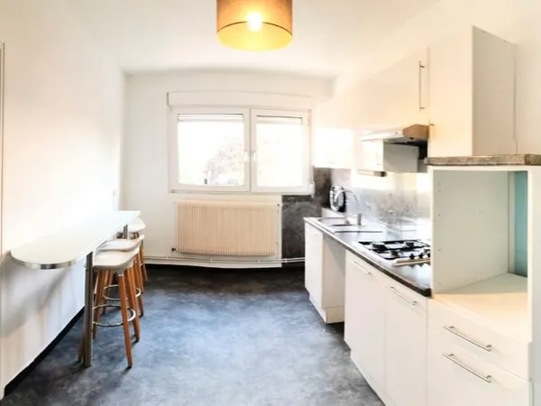F3 Dombasle S/Meurthe,avec garage pour 2 véhicules, libre de suote