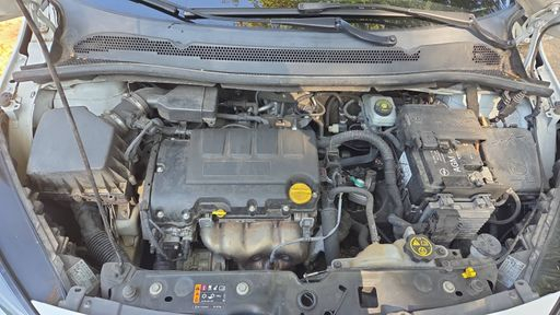 Opel Corsa 1.4 90 - Design 120 Ans – 2019 – 136739 km – Essence – Boîte Manuelle — photo 58