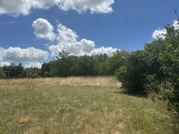Terrain constructible idéalement situé