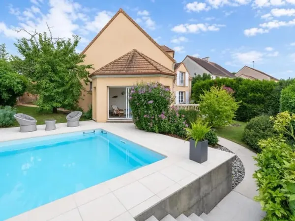 Maison 8 pièces 212 m²