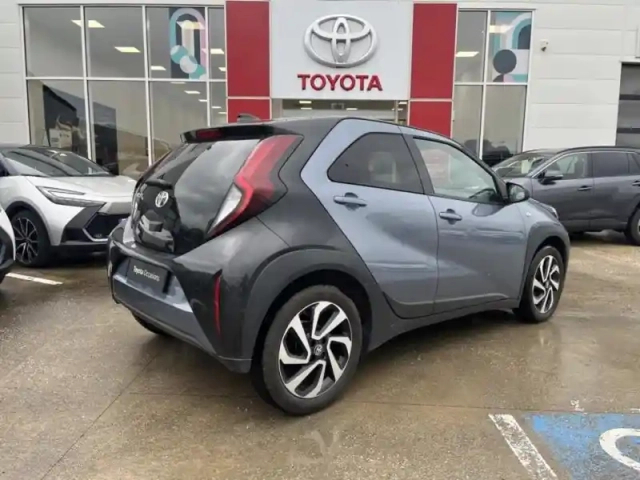 Toyota Aygo X 1.0 vvt-i 72ch design my24 — photo 2