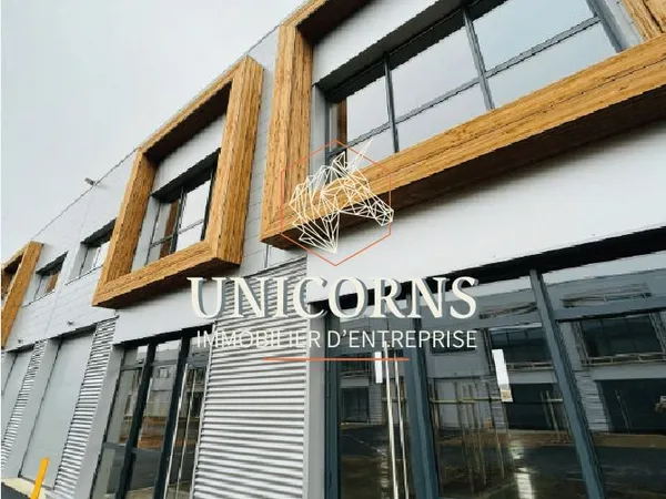 Local industriel 1 737 m²