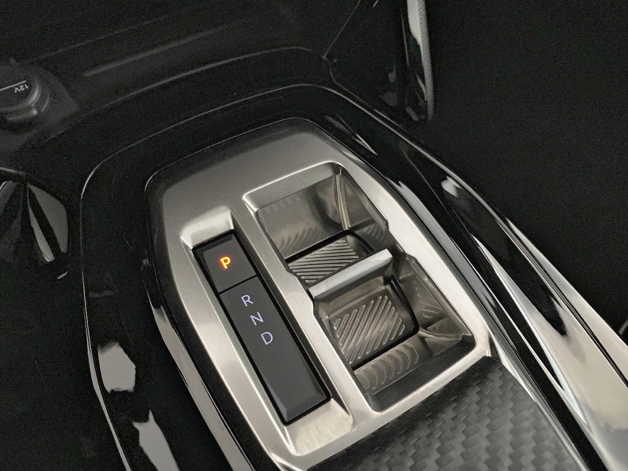 Peugeot 2008 hybrid 145 ch e-dcs6 allure — photo 15
