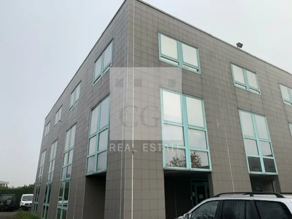 Local professionnel 470 m²