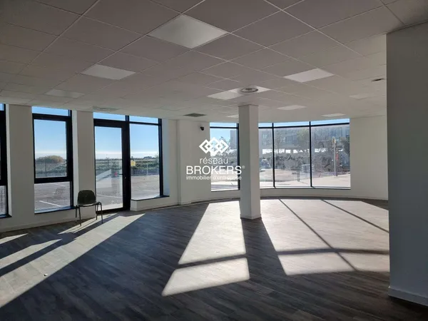 Bureau de 280,90 m² - A Louer - Mauguio