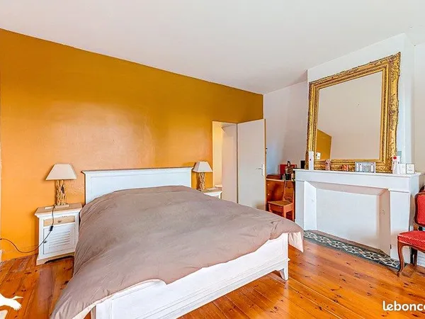 Maison 9 pièces 247 m²