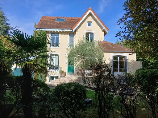 Maison 8 pièces 220 m²