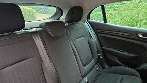 Renault Megane 1.3 TCe 115 - Limited – 2019 – 70565 km – Essence – Boîte Manuelle — photo 18