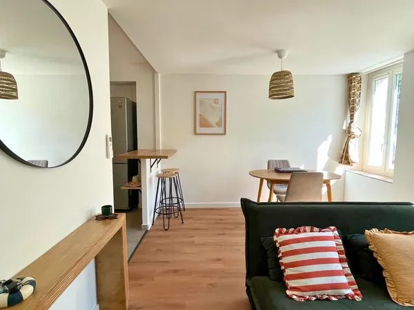 T2 meublé - Pau centre - 34 m² - Fibre incluse - RDC