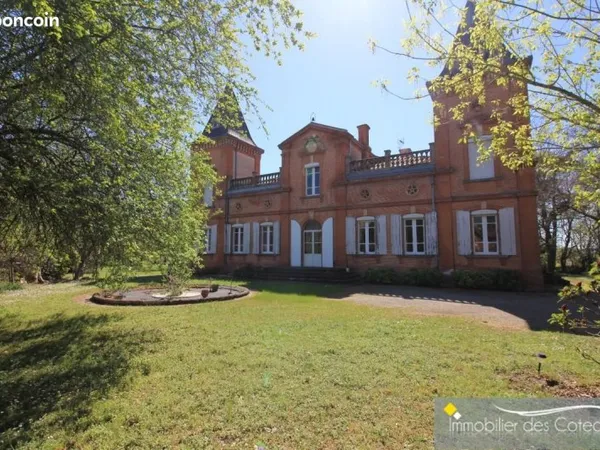 Maison 8 pièces 577 m²