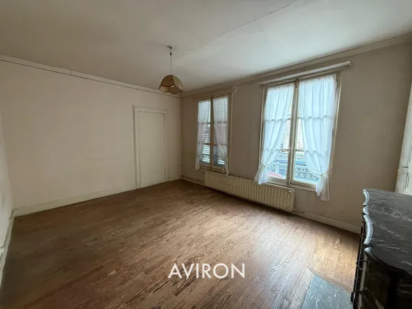 CHARTRES HYPERCENTRE APPARTEMENT 2 PIÈCES DE 50 M2 À RÉNOV