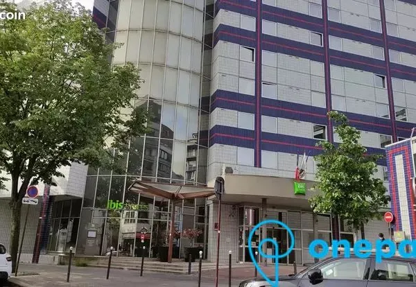 Parking/box 12 m² PARIS 12