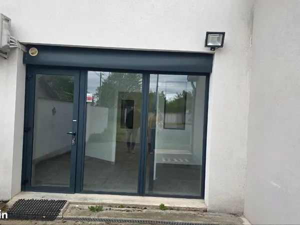 Bureaux / local commercial saint rambert, parking devant