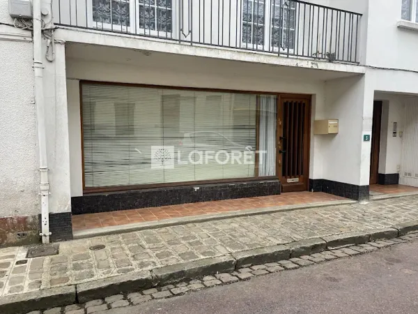 Local 6 pièces 90 m²